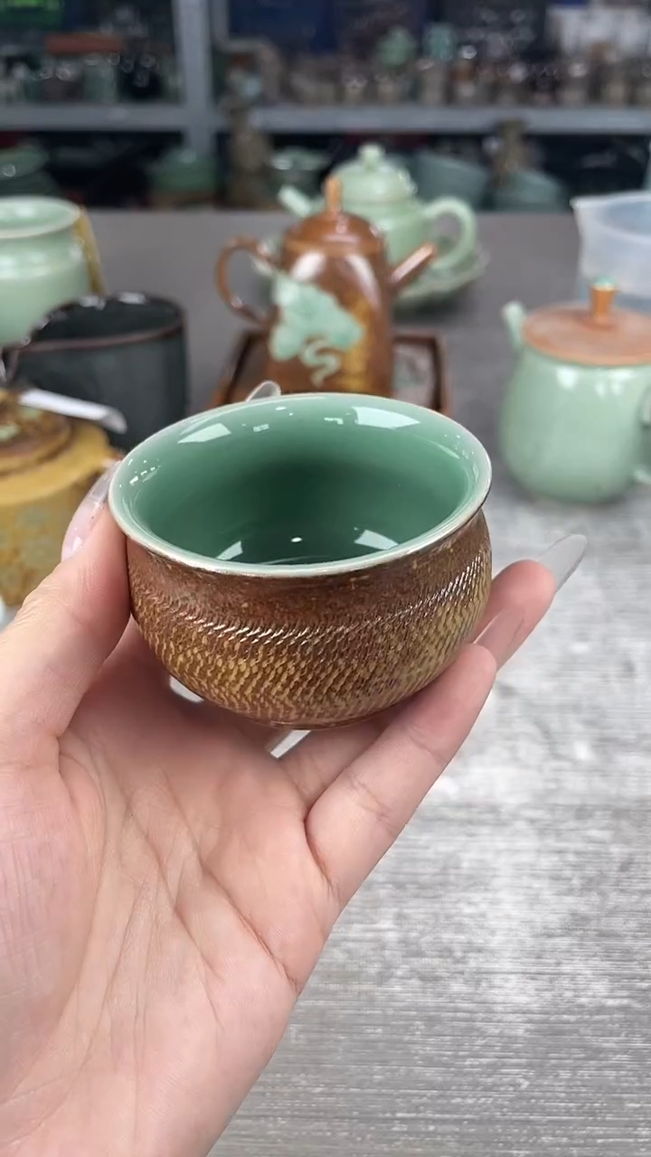 龙泉青瓷仓储大放漏