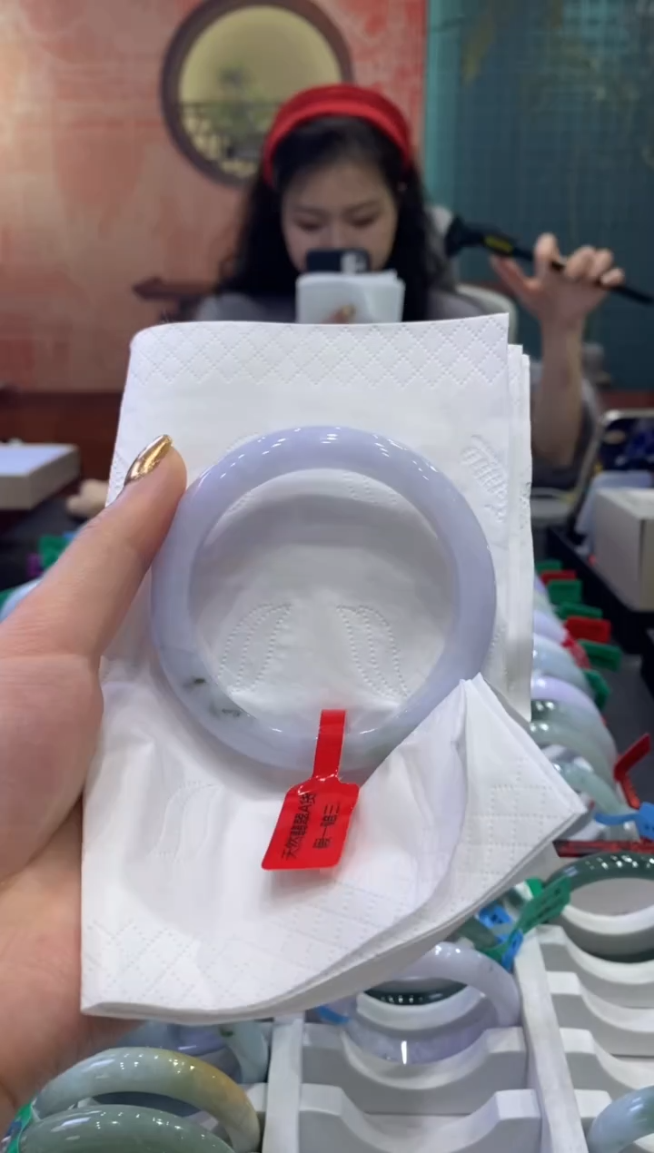 【闪购商品】翡翠手镯未镶嵌多人10609