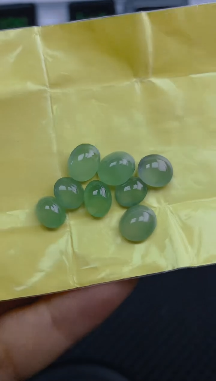 定制翡翠未镶嵌天然翡翠蛋面35