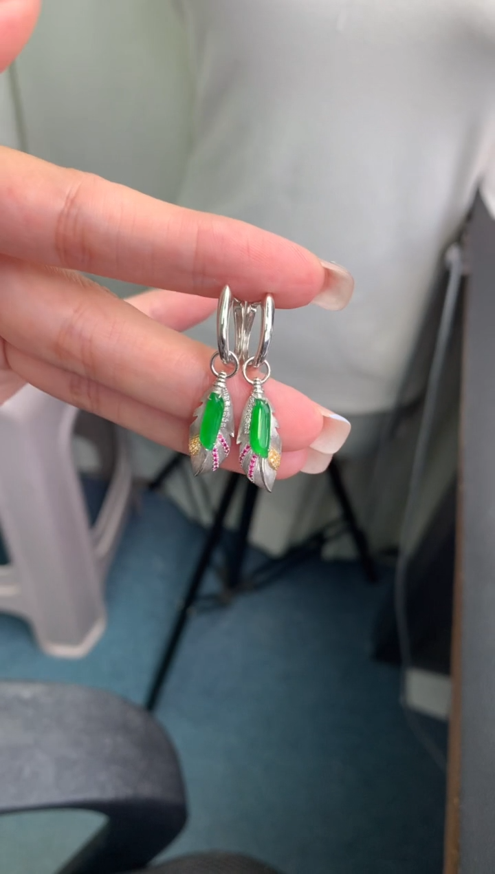 18K金镶嵌定制翡翠48小时鉴赏期 退货不扣服务费