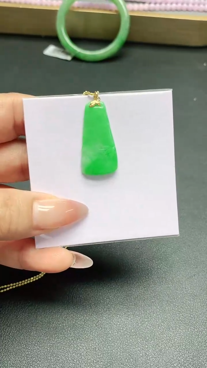 【闪购商品】翡翠18K金镶嵌颈饰证书 礼盒