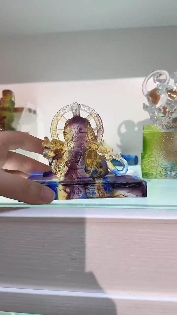 手工艺品琉璃车神