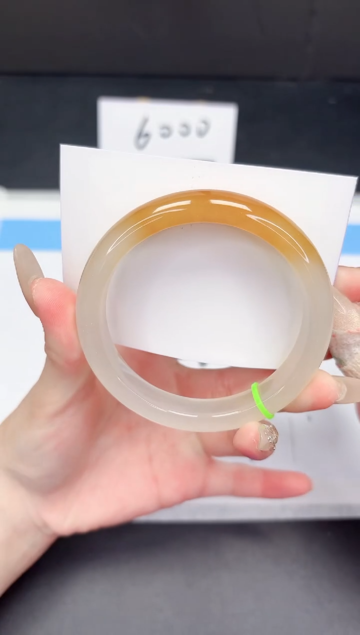 【闪购商品】石英质玉手镯未镶嵌60-62.8