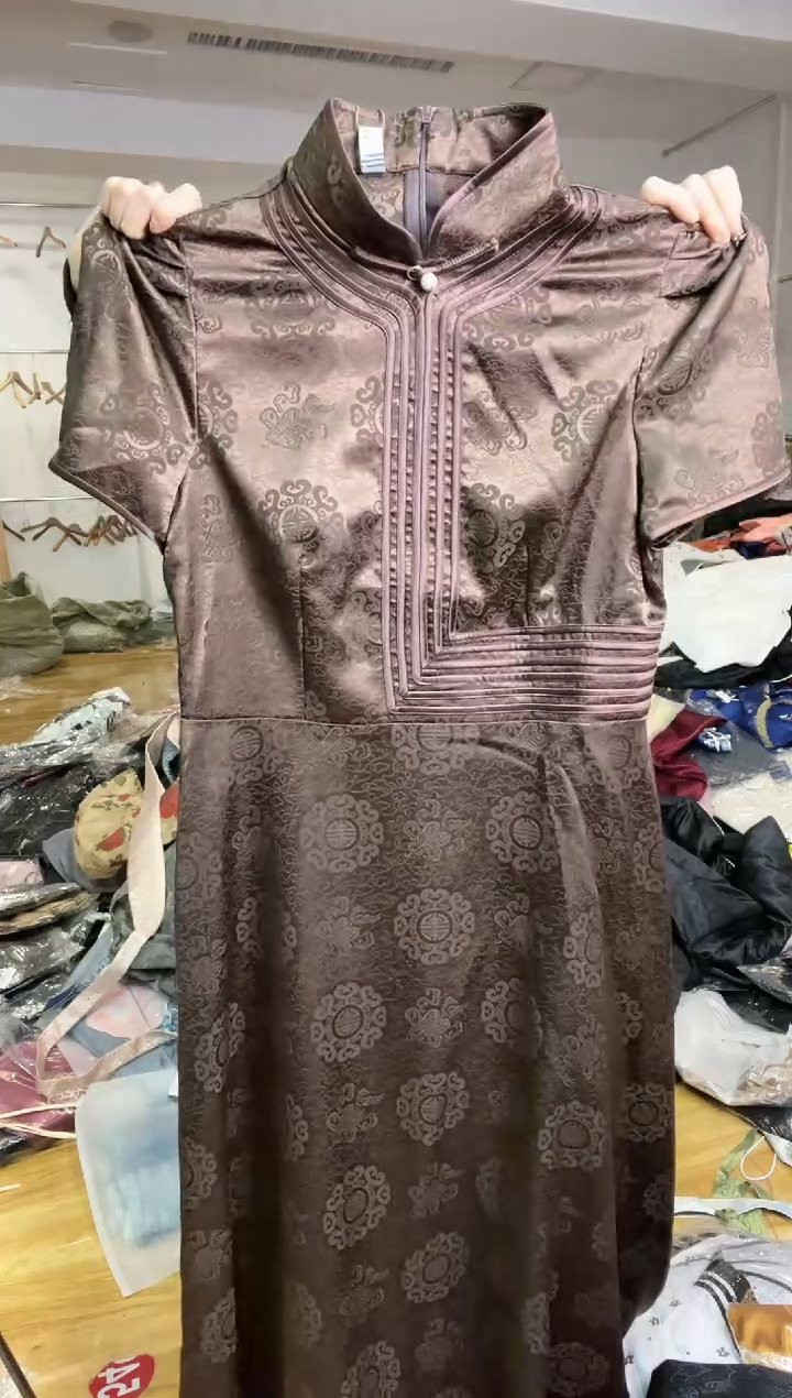 连衣裙       L码        105-115斤