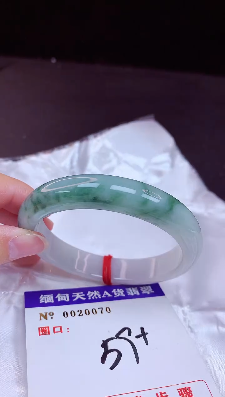 翡翠手镯未镶嵌59+             