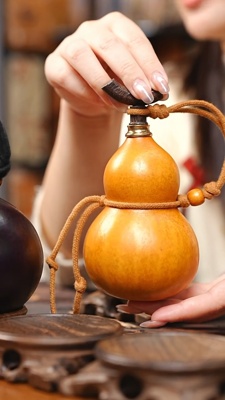 【闪购商品】RV107大漆酒葫芦不包手串及旋转底座