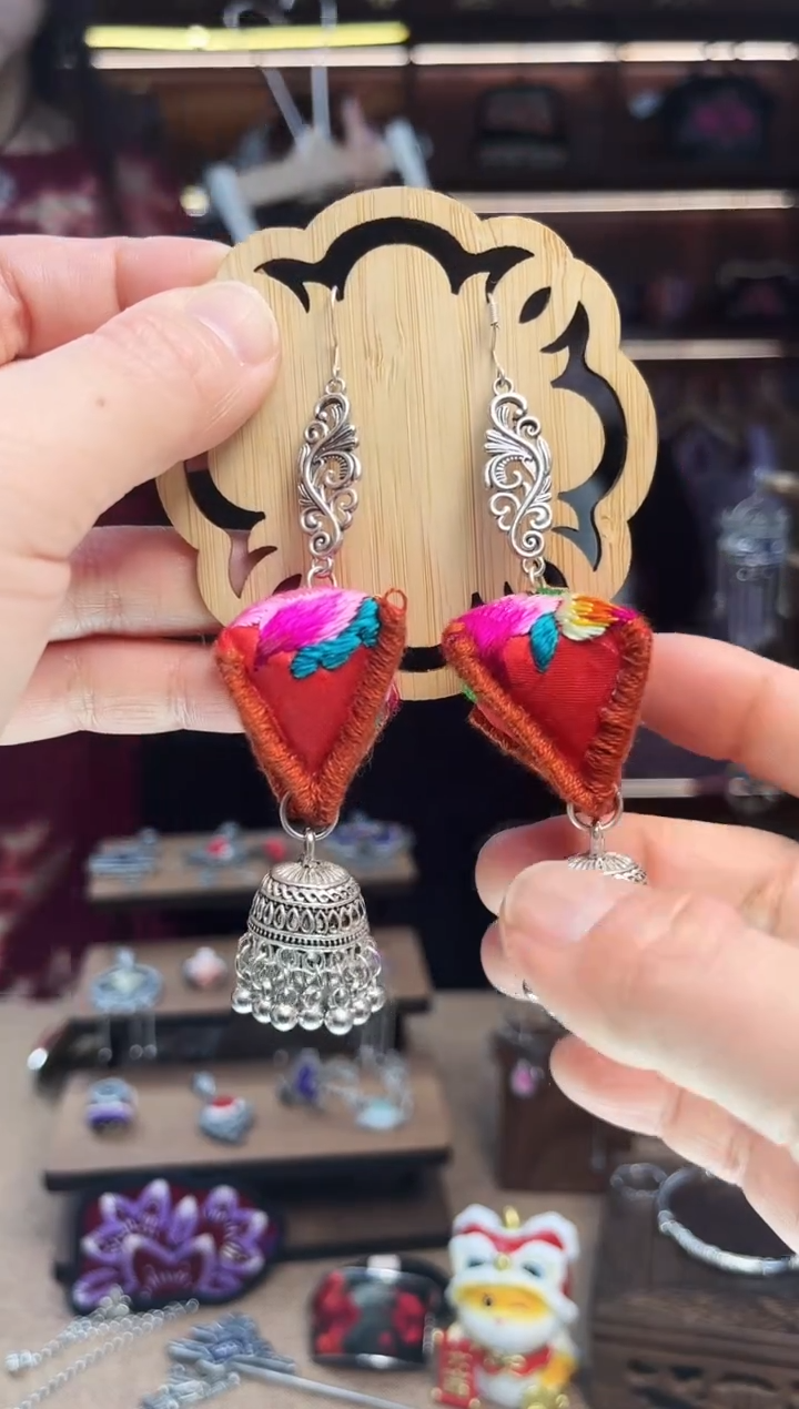 【闪购商品】织绣1611黔东南苗族刺绣