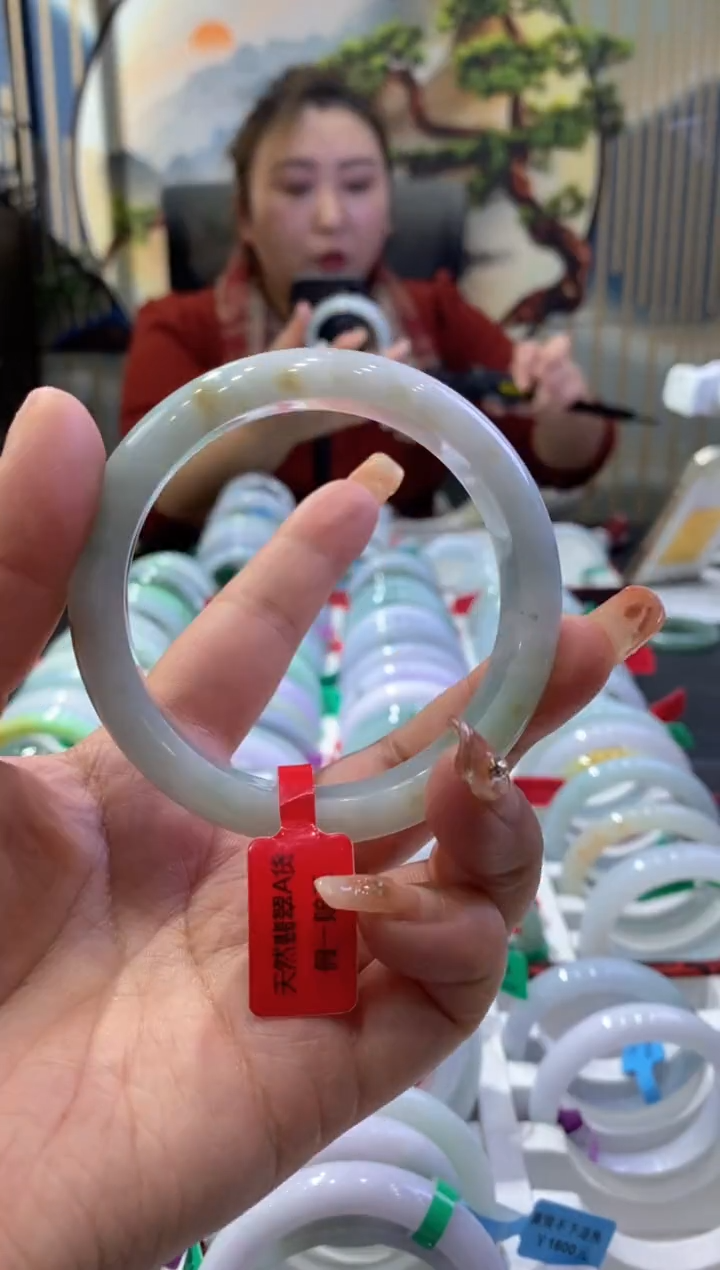 【闪购商品】翡翠手镯未镶嵌多人02551