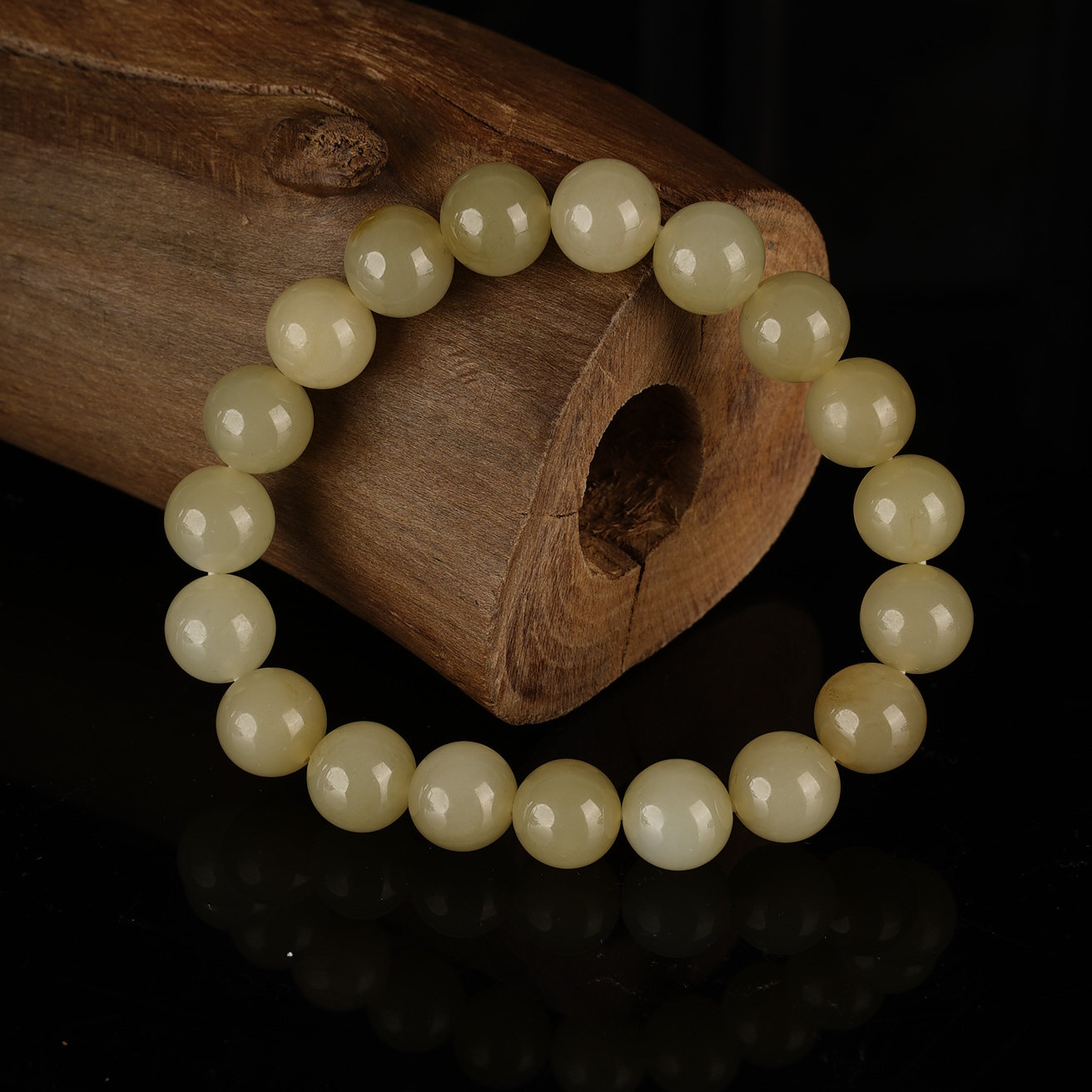 XM10845二十世纪和田玉手串