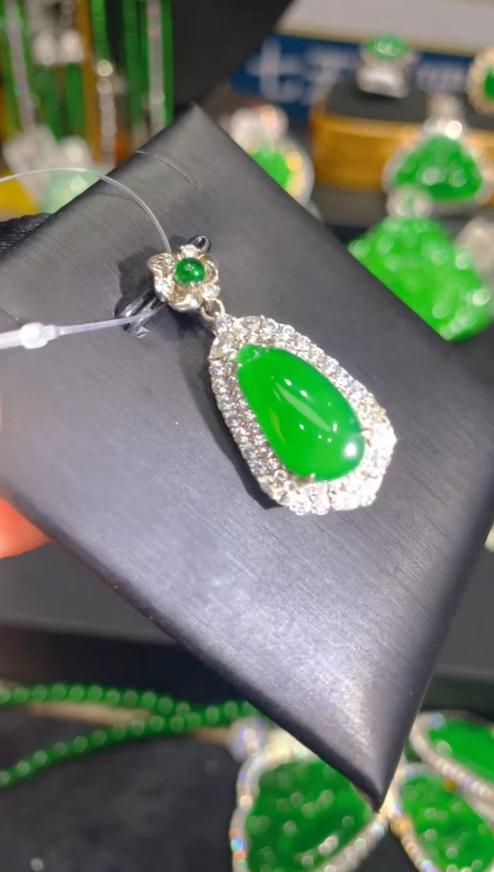 【闪购商品】翡翠颈饰银S925镶嵌47一季