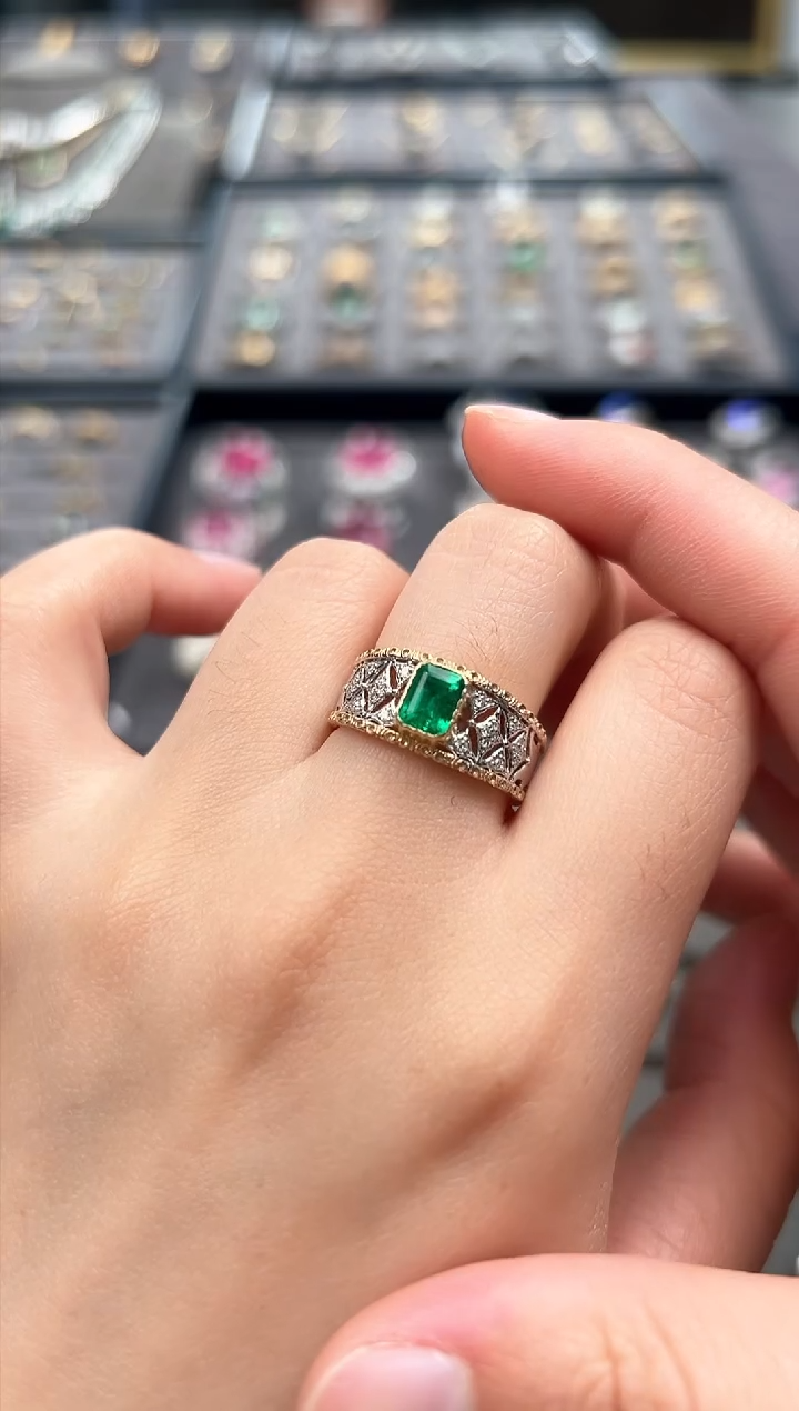 【闪购商品】祖母绿戒指18K金镶嵌0.75ct/布契拉提