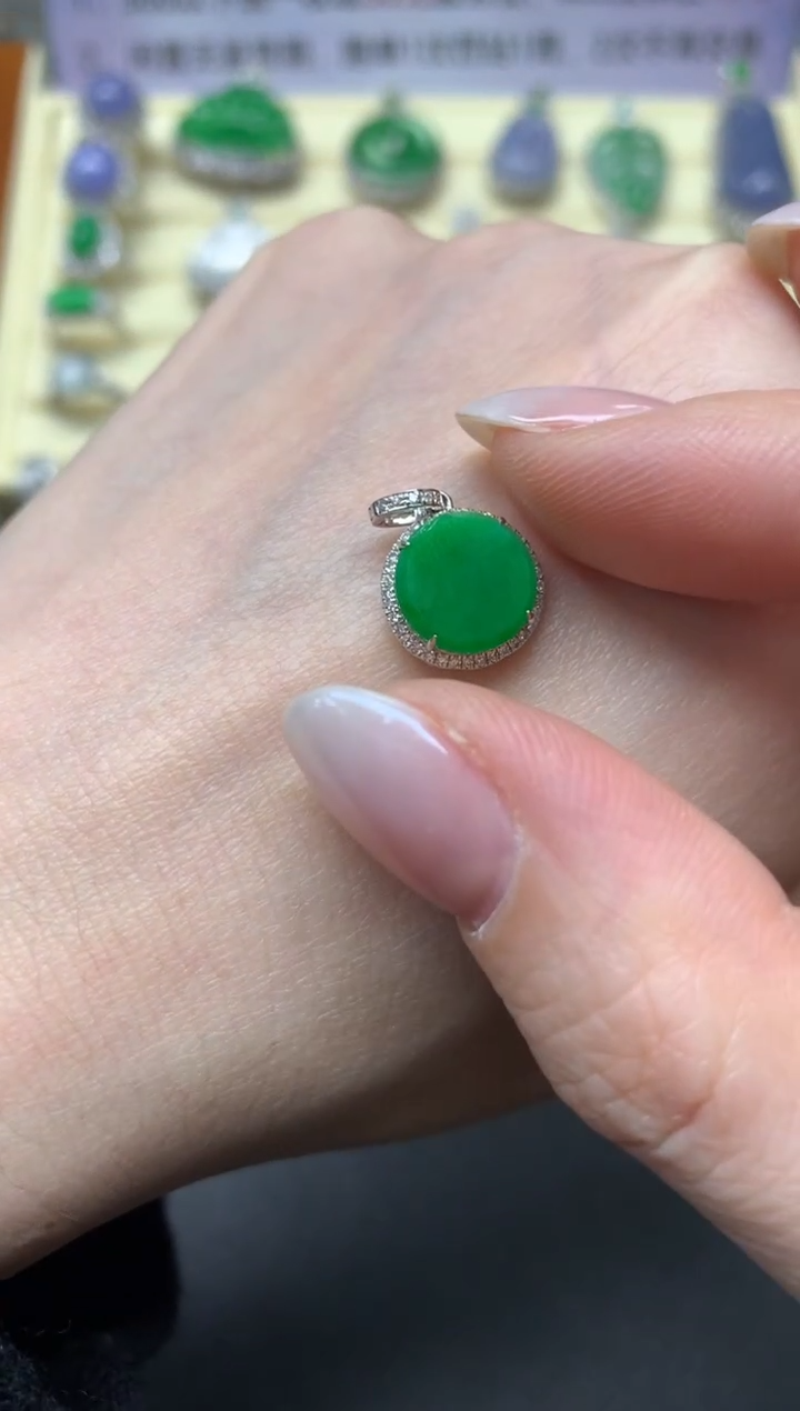 【闪购商品】翡翠吊坠(不含链)18K金镶嵌吊坠|2700+270