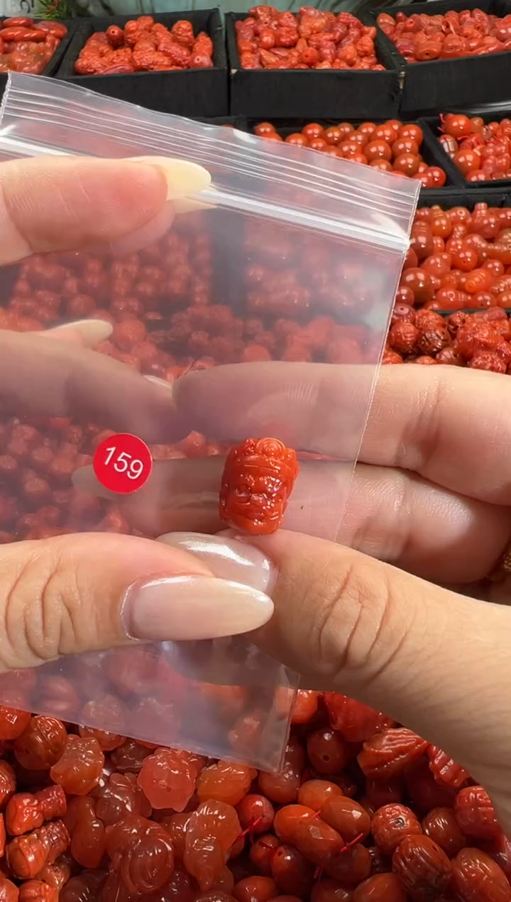 颈饰未镶嵌南红玛瑙1