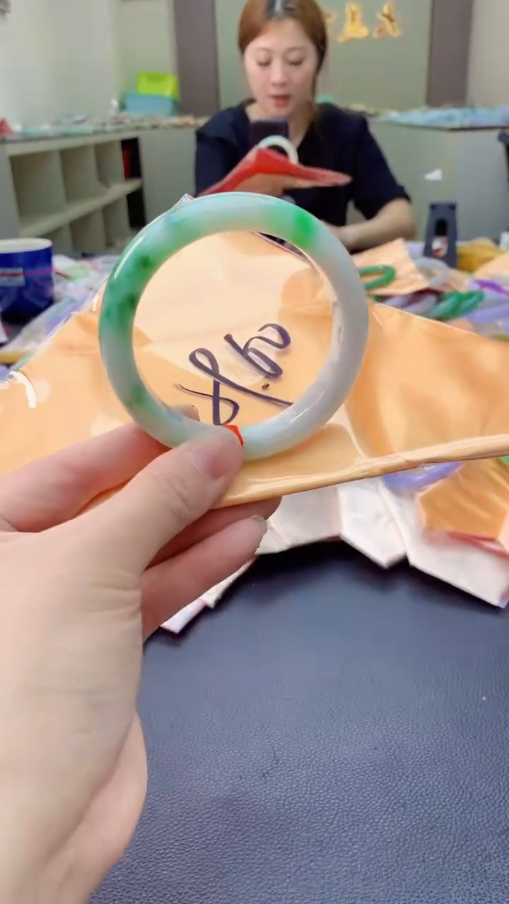 翡翠手镯未镶嵌0079936038