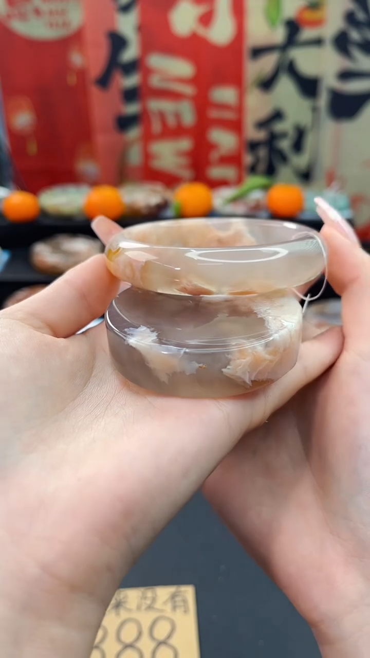 【闪购商品】石英质玉手镯未镶嵌赠送镯心（圈口）59