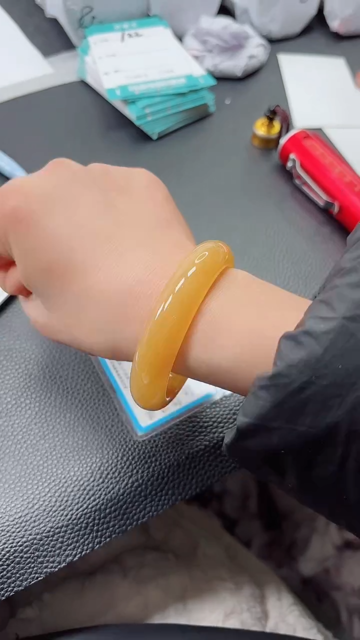 【闪购商品】石英质玉手镯未镶嵌A121