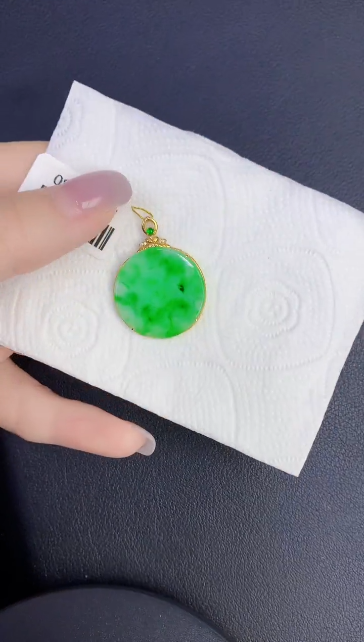 颈饰18K金镶嵌翡翠缅甸天然翡翠A货