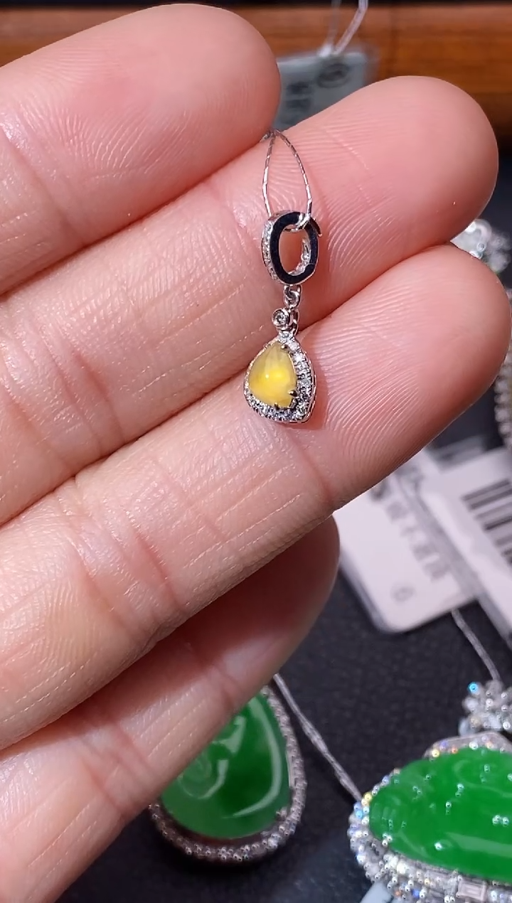 【闪购商品】翡翠吊坠(不含链)18K金镶嵌吊坠