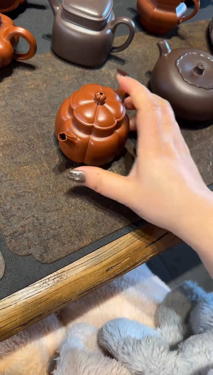 【闪购商品】紫砂茶壶繁花 朱泥