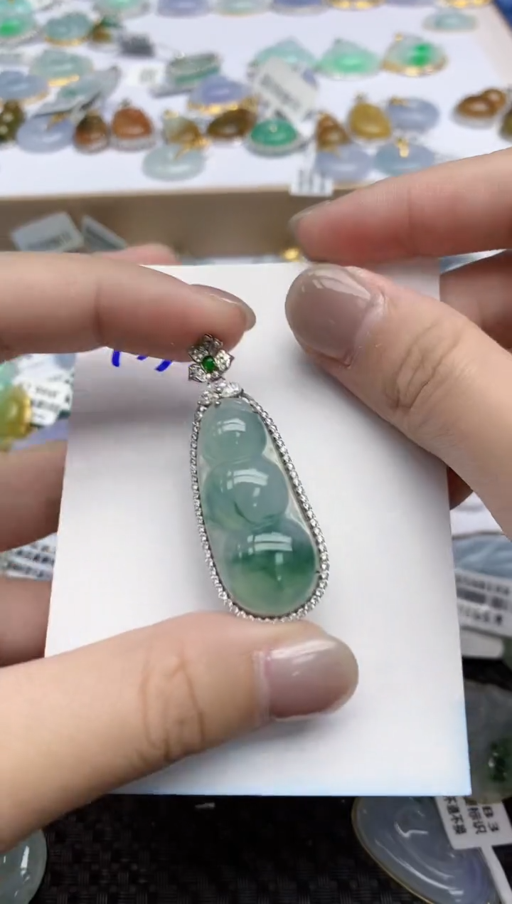 【闪购商品】翡翠颈饰18K金镶嵌天然翡翠A货