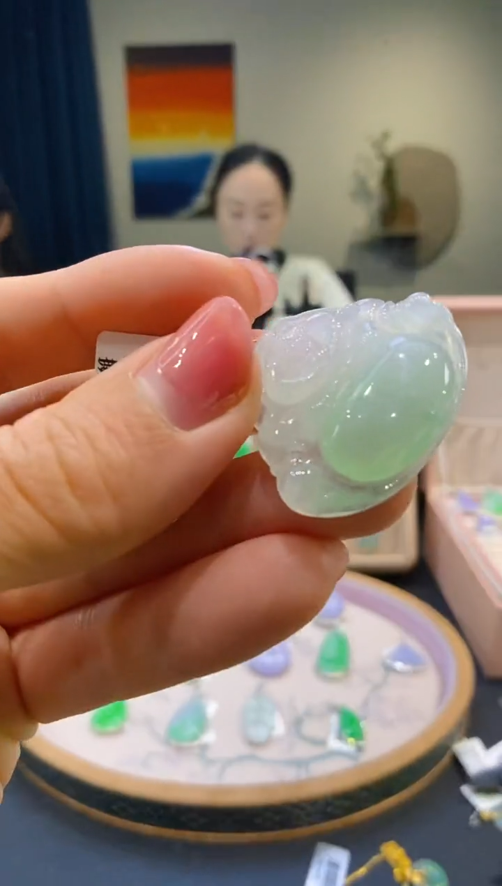 【闪购商品】翡翠吊坠(不含链)未镶嵌佛公