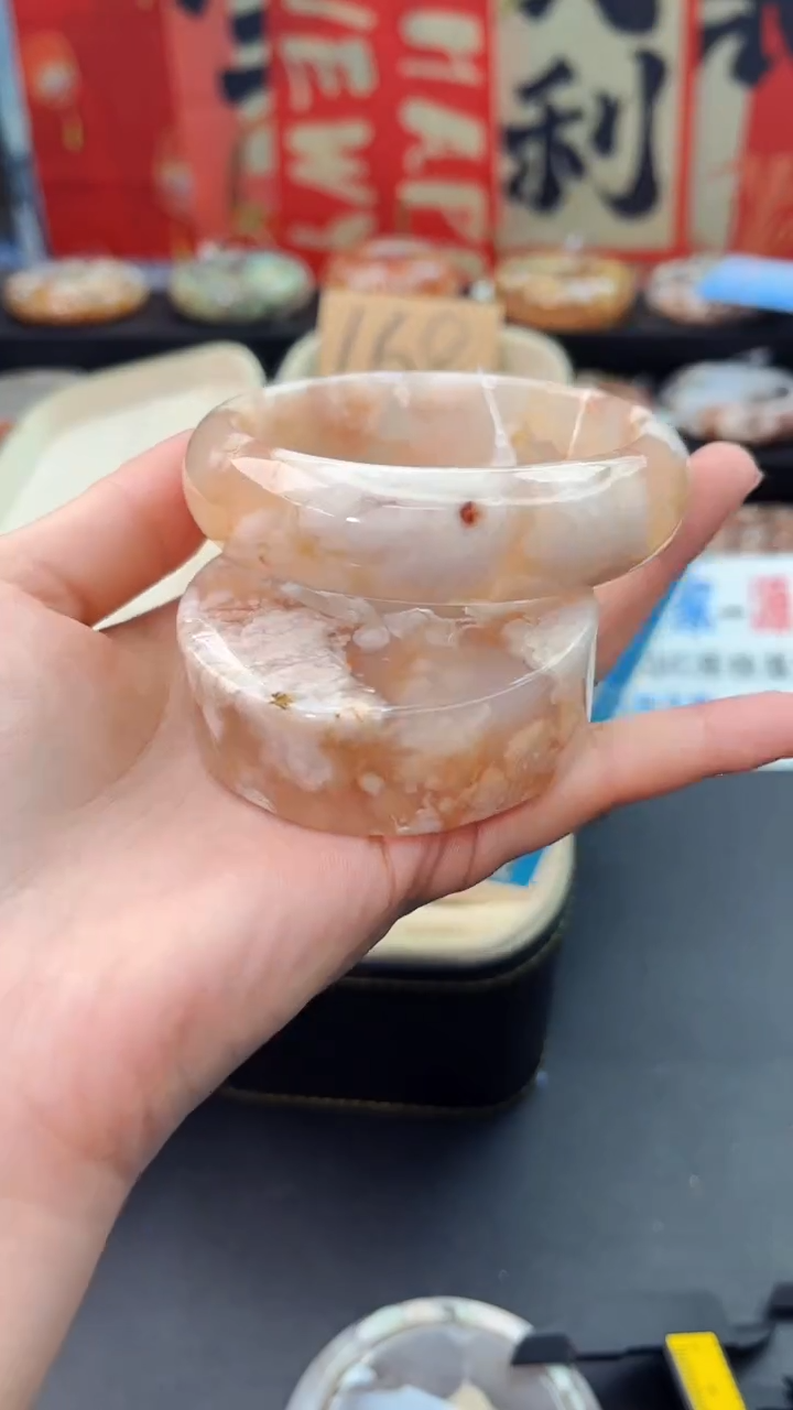 【闪购商品】石英质玉手镯未镶嵌赠送镯心（圈口59