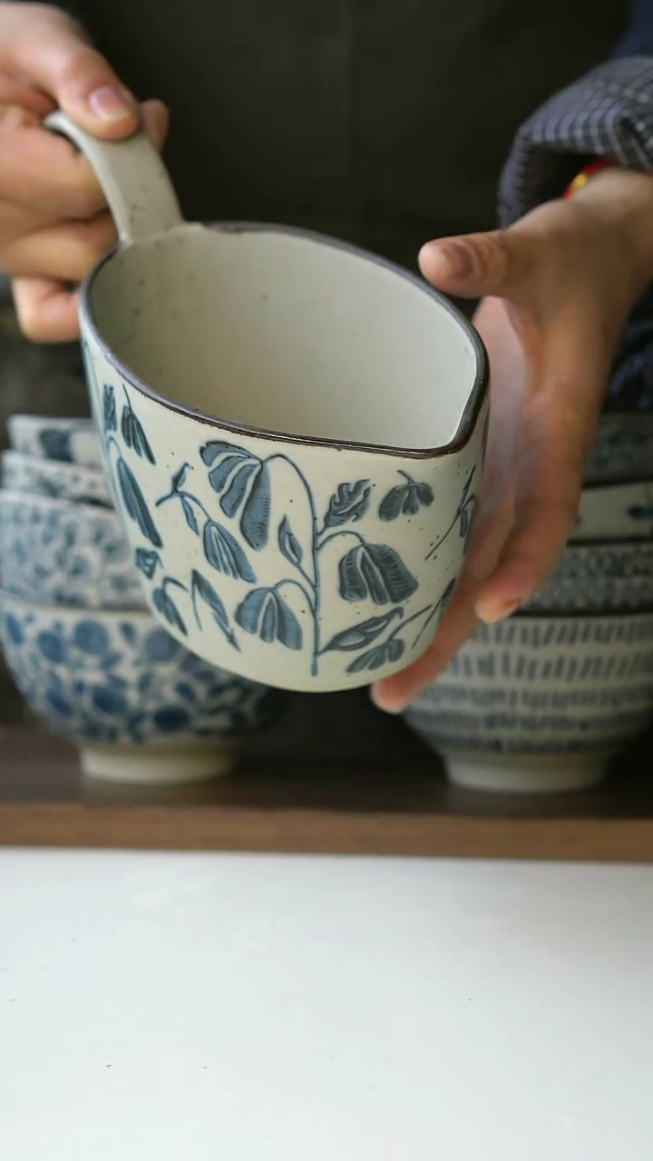 【闪购商品】陶瓷手绘铃兰花壶650ml@4-2@