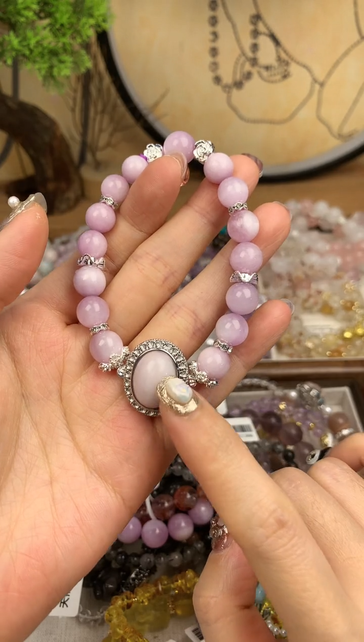 【闪购商品】锂辉石手串未镶嵌265