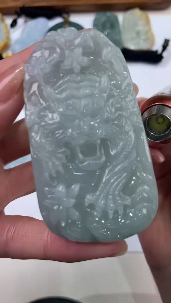 【闪购商品】翡翠未镶嵌颈饰2207608    