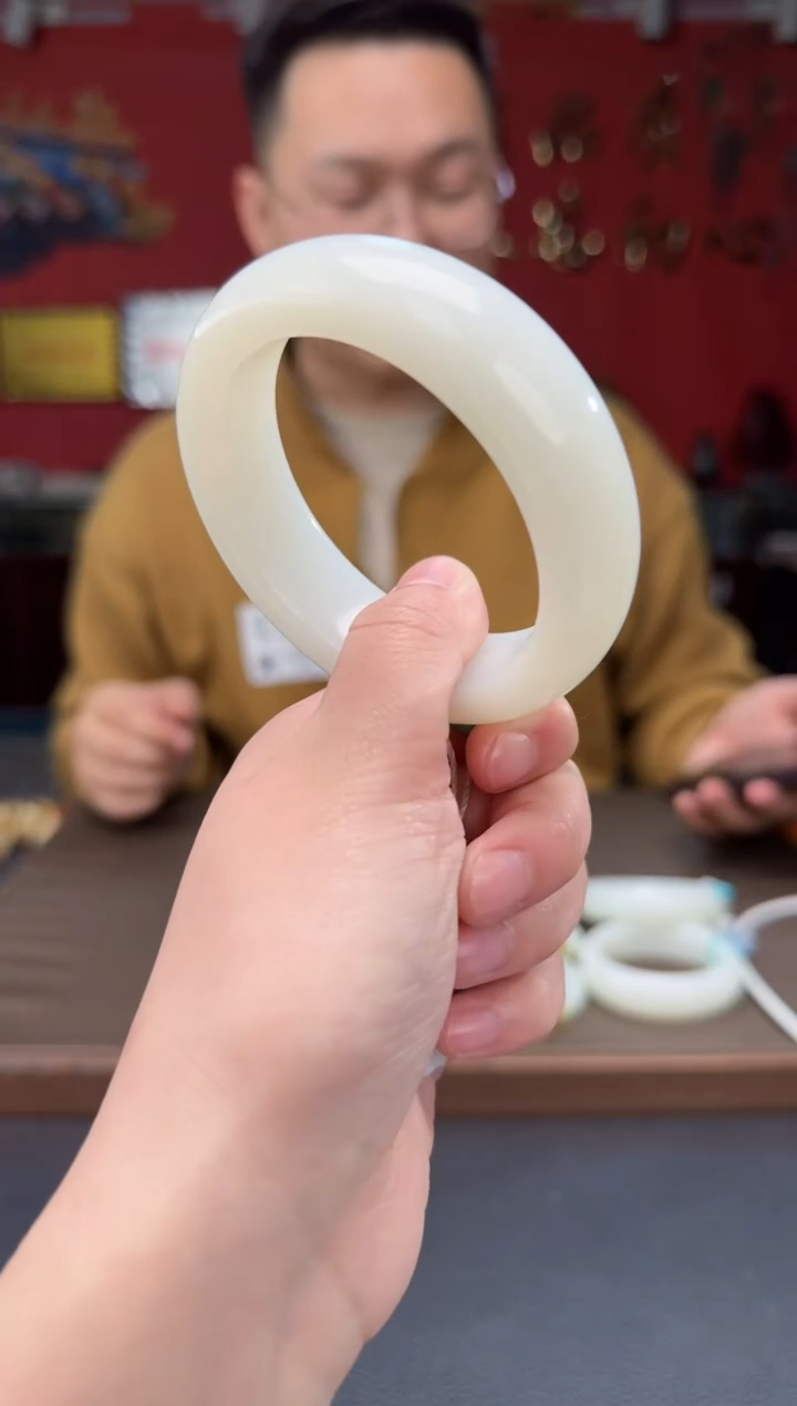 【闪购商品】和田玉.未镶嵌白玉宽版镯55-62