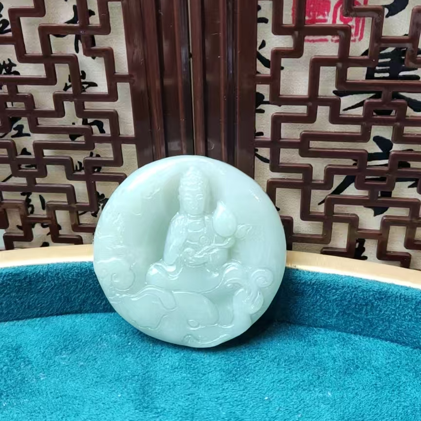 和田玉----普贤吊坠（龙蛇）