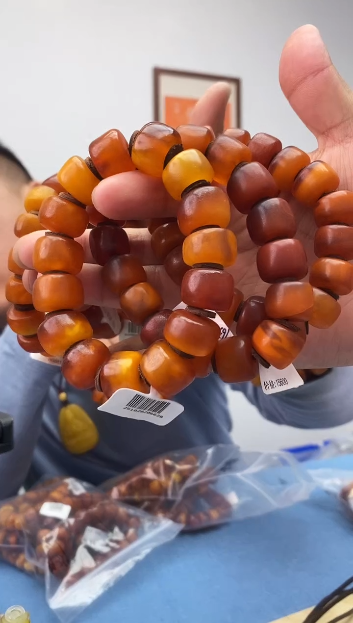 琥珀未镶嵌珠宝奇石假一罚十，中好多样性发一件034