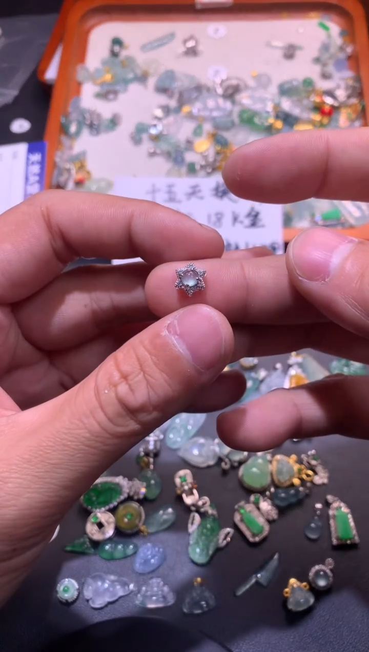 【闪购商品】翡翠吊坠(不含链)银S925镶嵌1