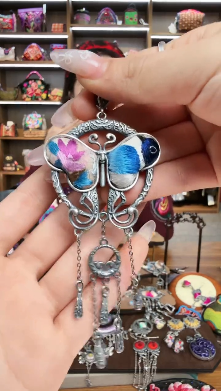 【闪购商品】织绣128蒙阿苏苗绣传承