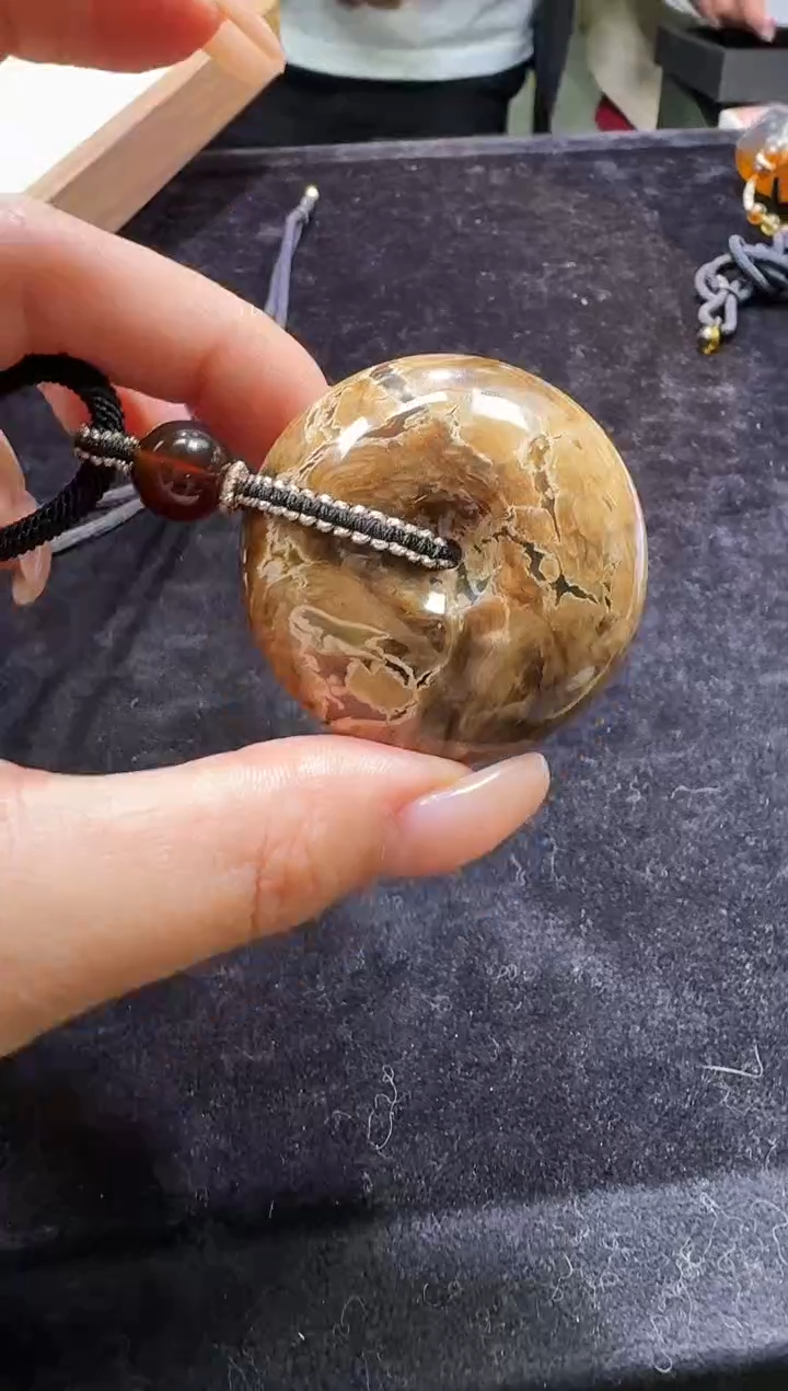 琥珀吊坠(赠链)未镶嵌吊坠