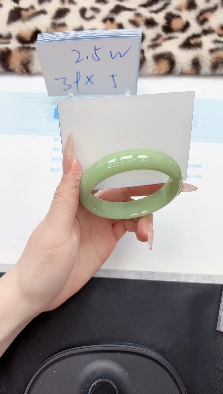 【闪购商品】石英质玉手镯未镶嵌294-58