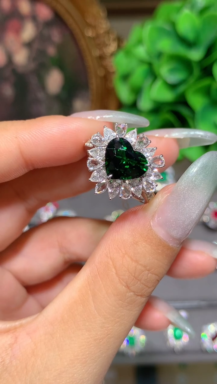 石榴石（沙弗莱）戒指18K金镶嵌3.14CT