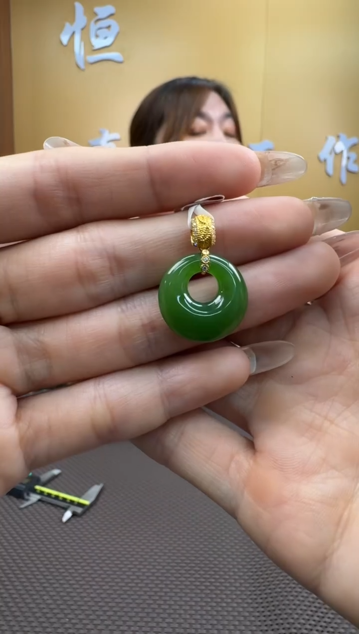 【闪购商品】和田玉挂件18K金镶嵌挂件