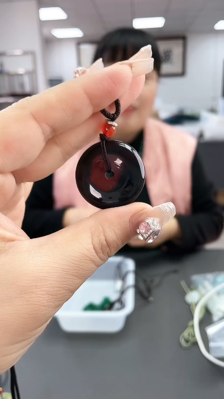 【闪购商品】石英质玉11未镶嵌黑红平安扣