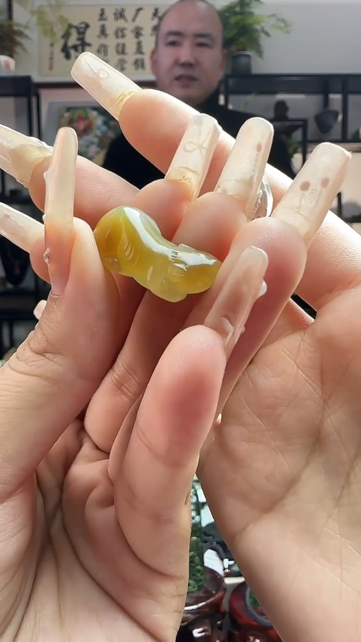颈饰未镶嵌和田玉小老鼠