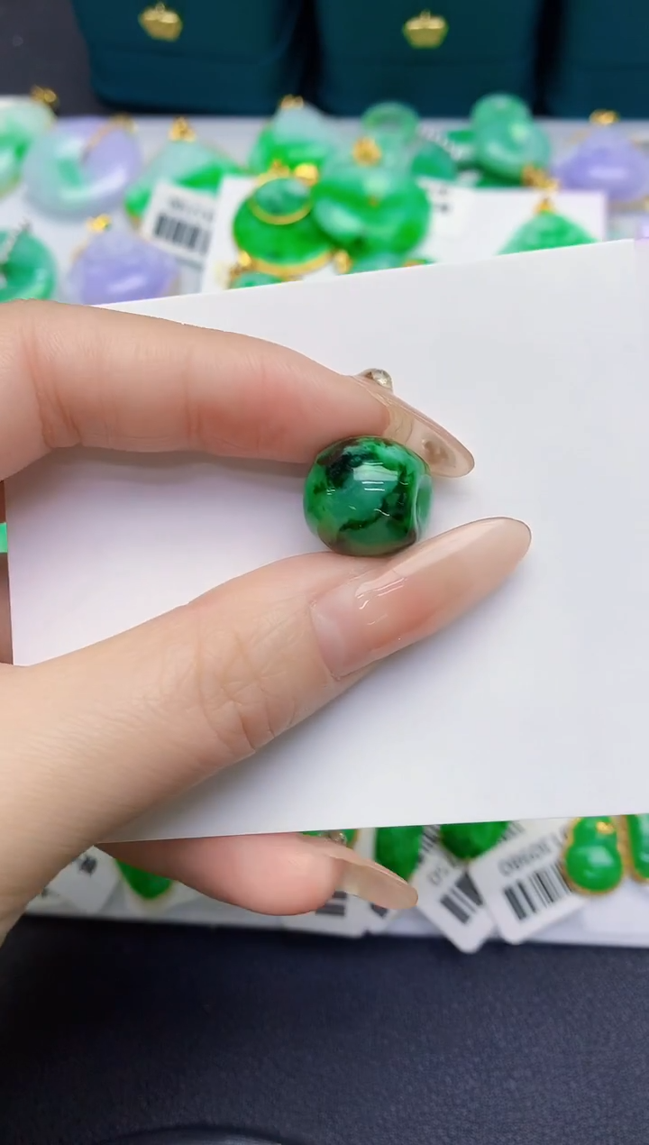 颈饰未镶嵌翡翠缅甸天然翡翠A货