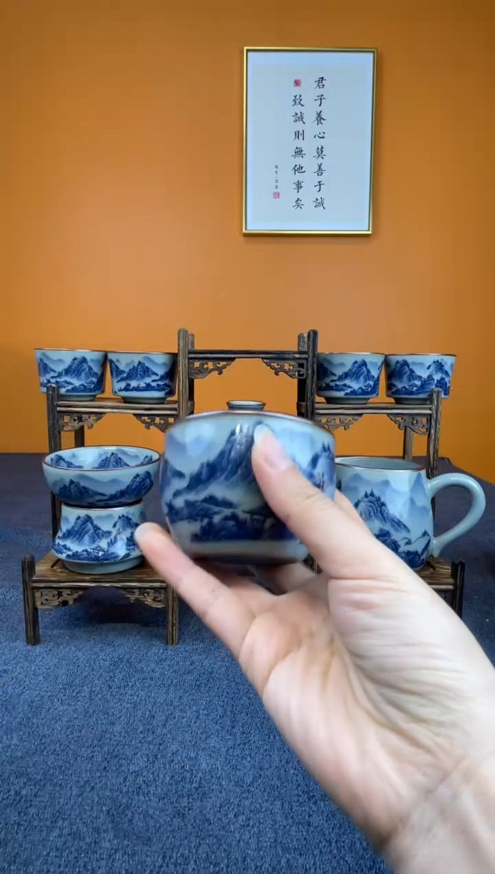 葫****芦釉里红主人杯