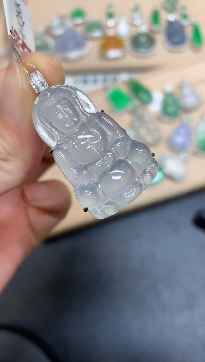 【闪购商品】翡翠颈饰18K金镶嵌观音【无服务费