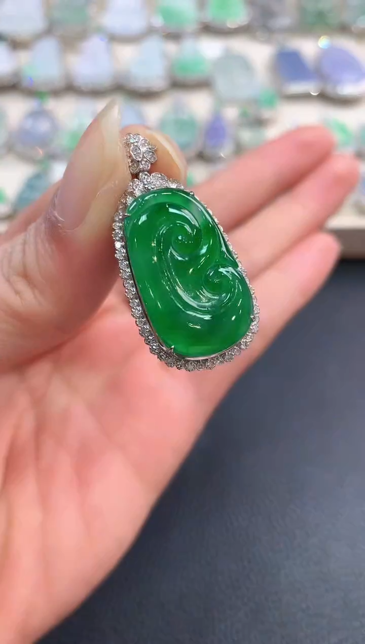 【闪购商品】翡翠吊坠(不含链)18K金镶嵌n90       