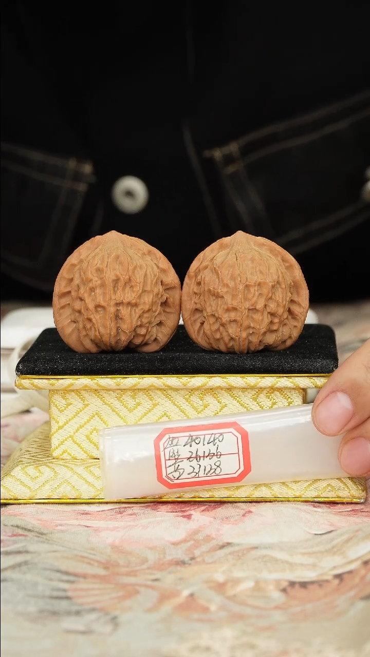 【闪购商品】文玩核桃把件非嫁接将军帽