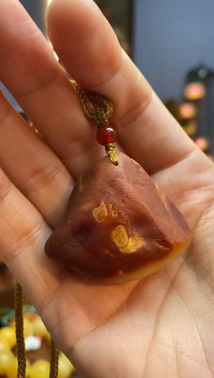 琥珀颈饰未镶嵌吊坠