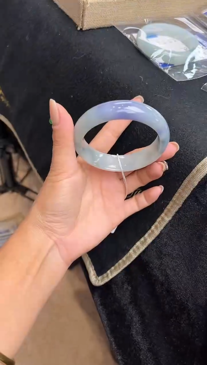 未镶嵌手镯翡翠手镯