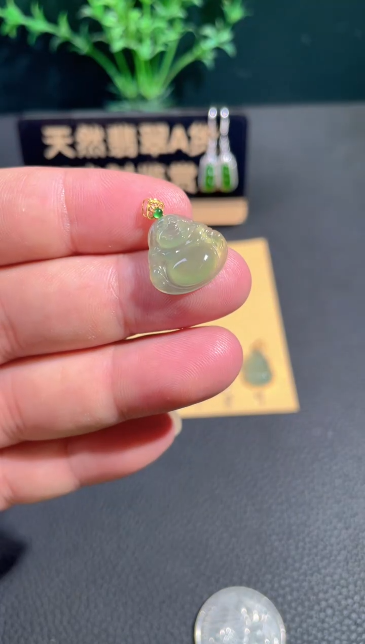 颈饰18K金镶嵌翡翠翡翠