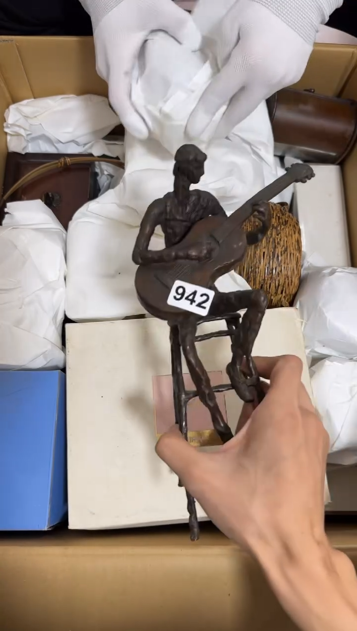 瓷片漫**…942中古商品，谨慎购买