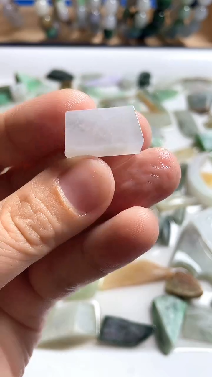 裸石翡翠不**恋翡翠小边料